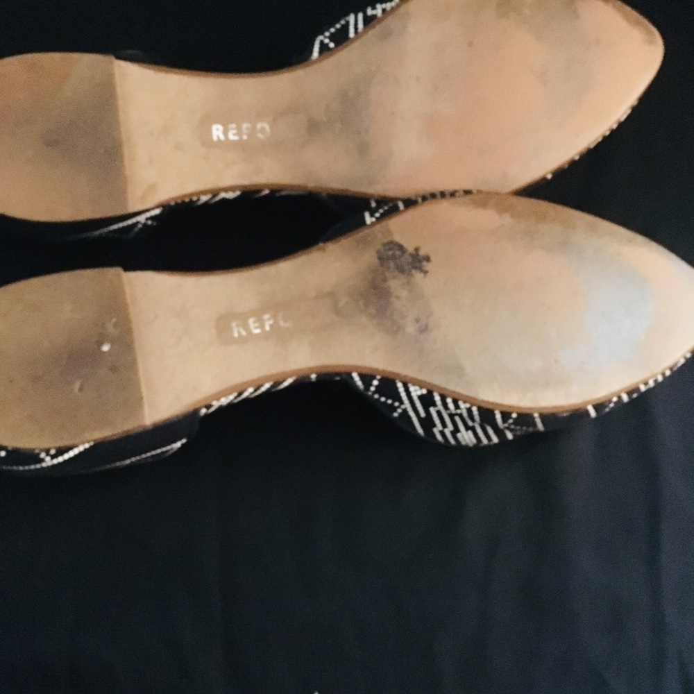 Report Aztec Pattern Flats - Picture 2 of 5